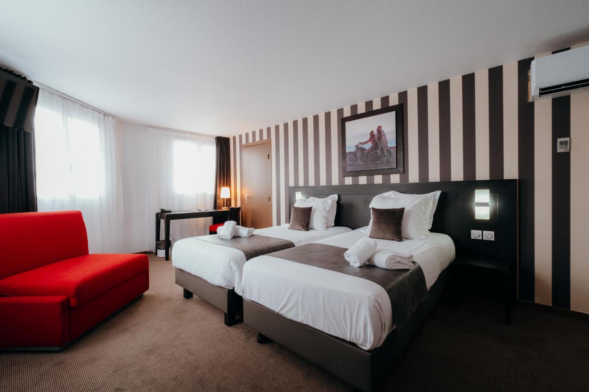 Hotel Red Fox