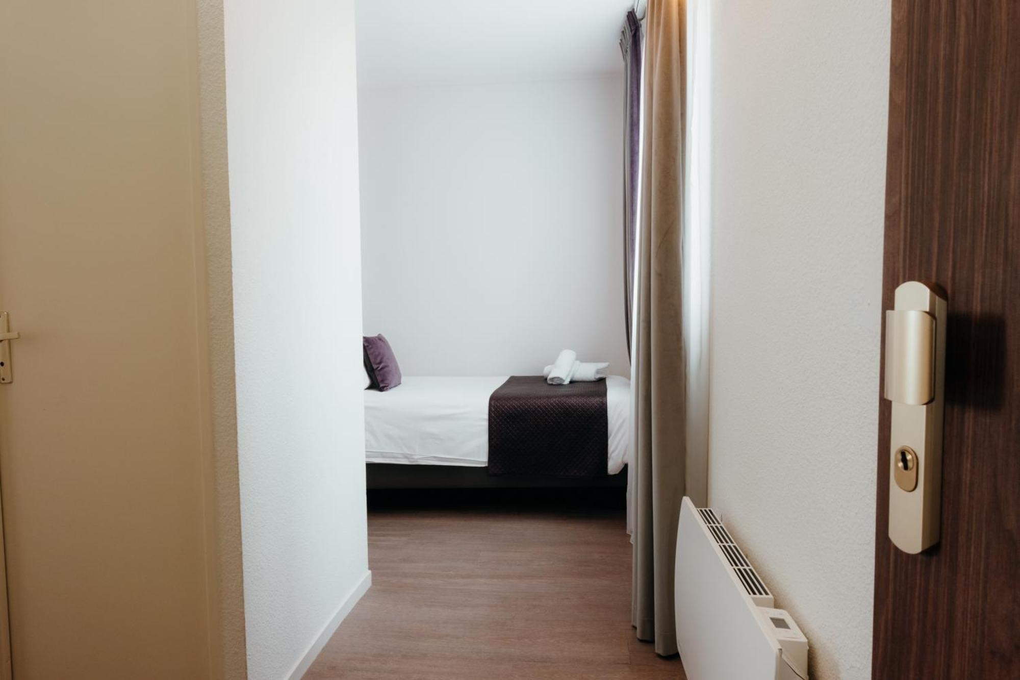 Red Fox Hotel 3*