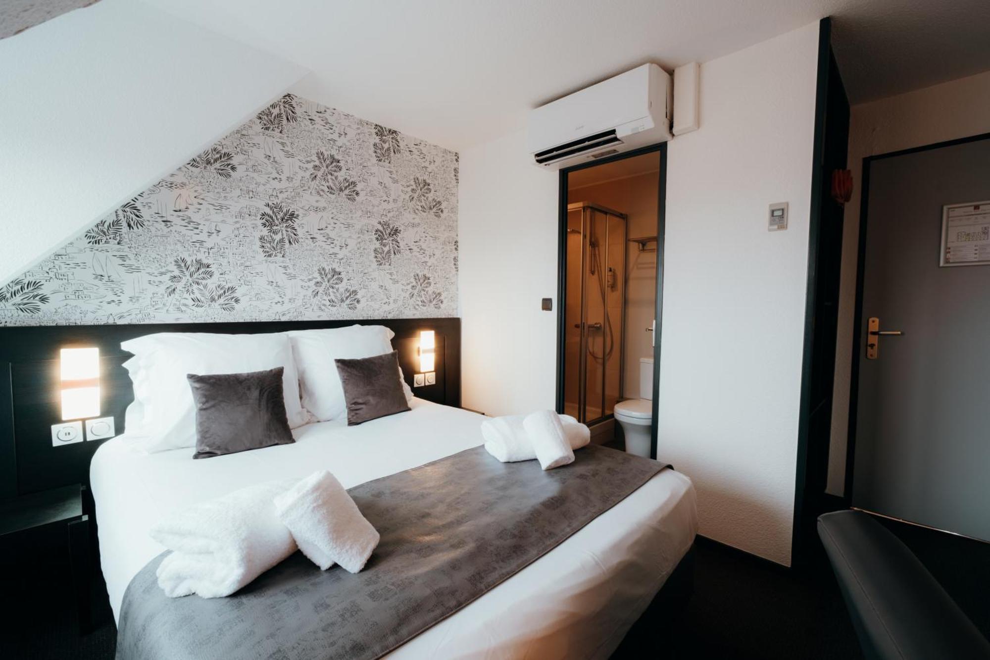 Red Fox Hotel 3*
