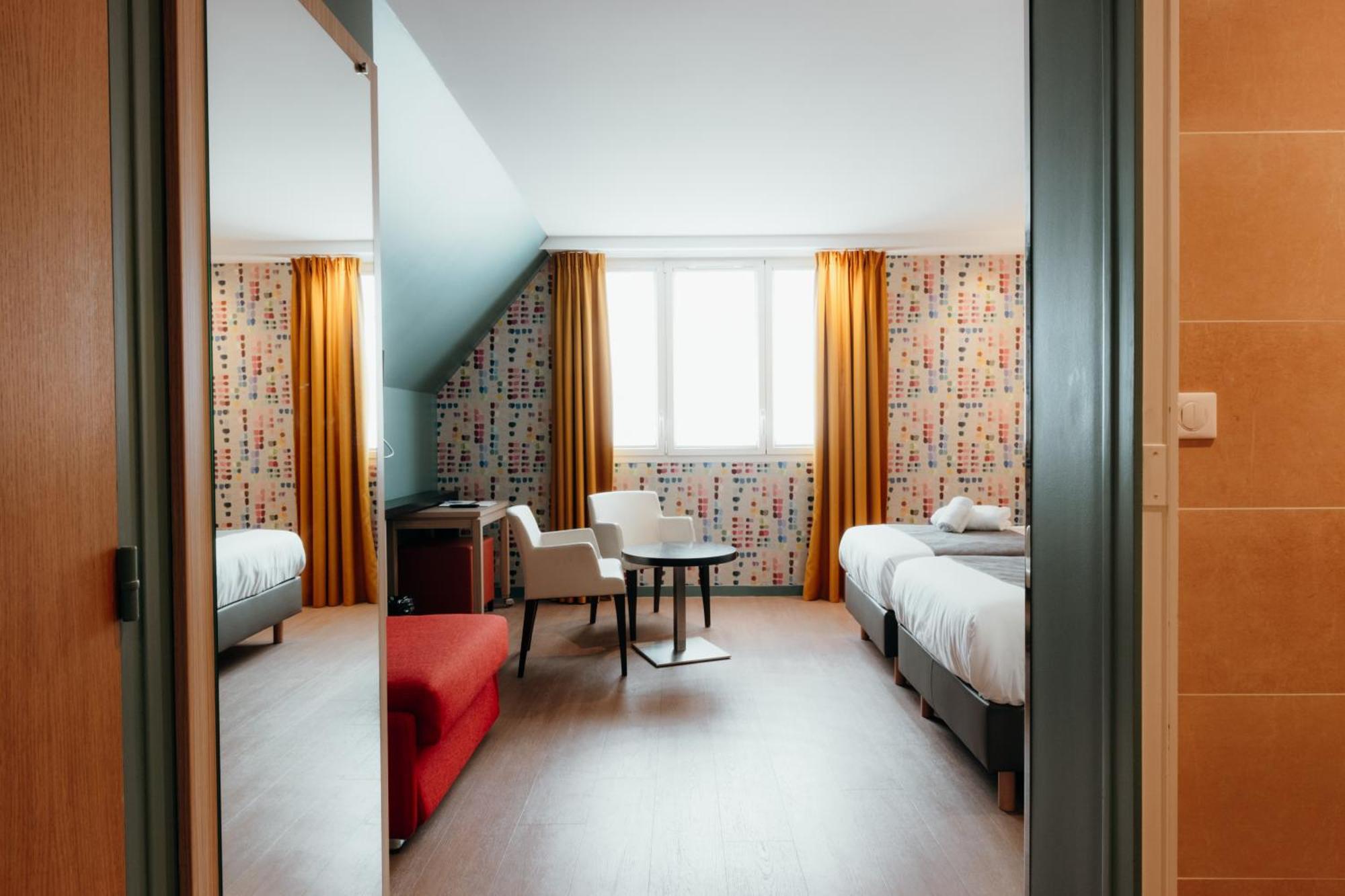 Hotel Red Fox