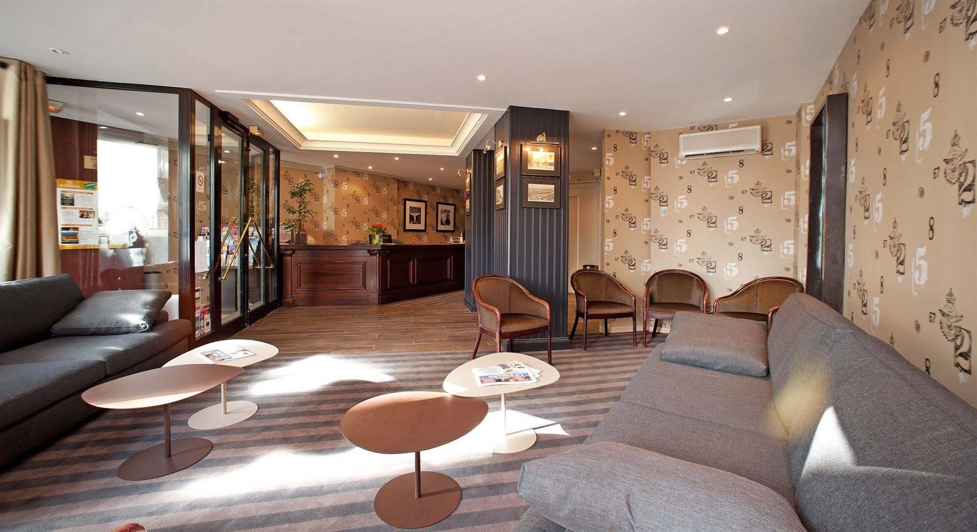 Red Fox Hotel 3*